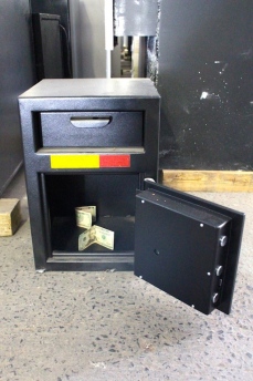Used Amsec DSF2014 Front Load Drop Safe